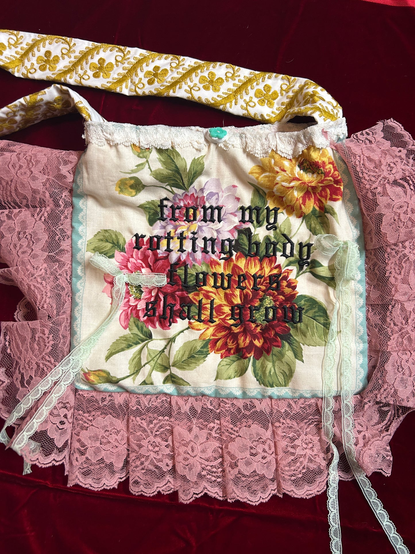 simple rotting bodies totes