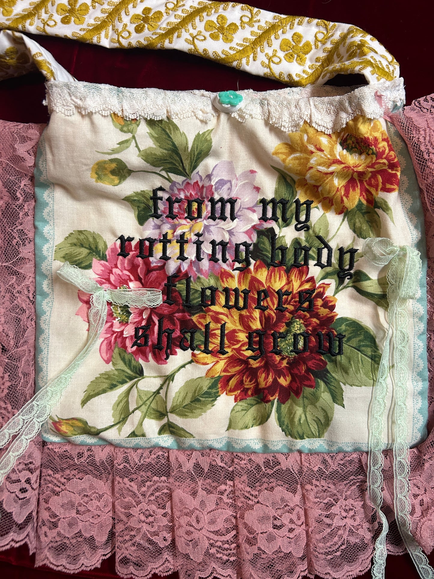 simple rotting bodies totes