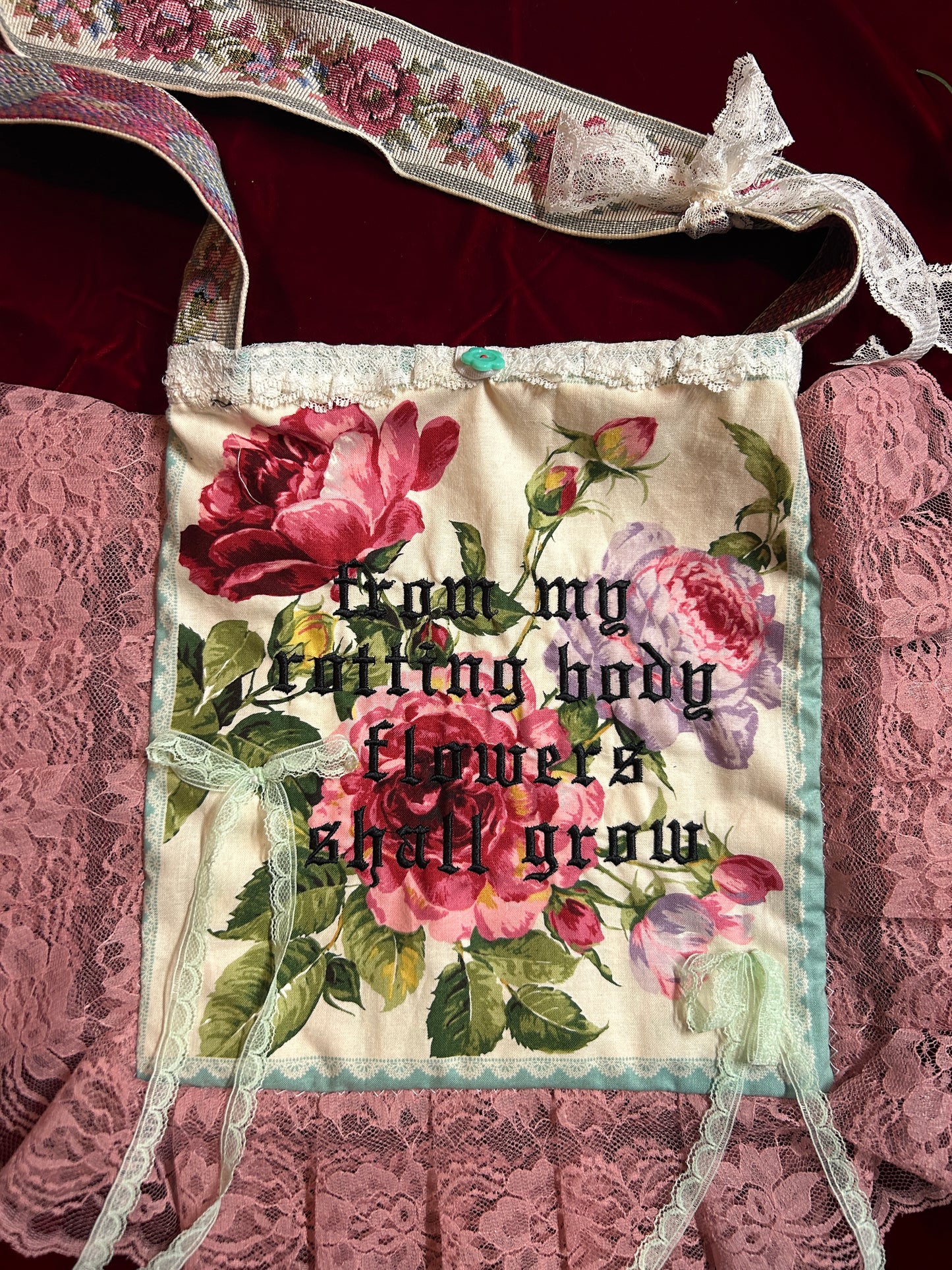 simple rotting bodies totes